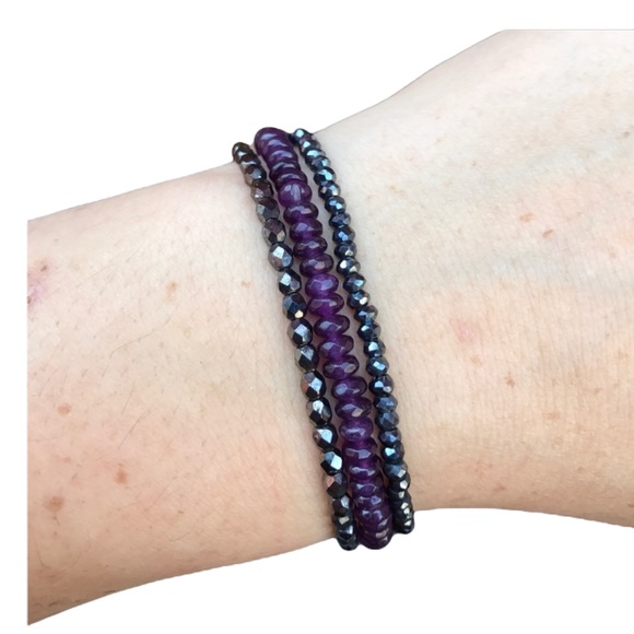 Coon charm beaded stretch bracelet - Picture 5 of 12